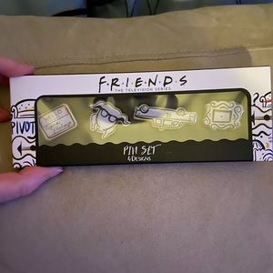 New Friends tv show Pin set